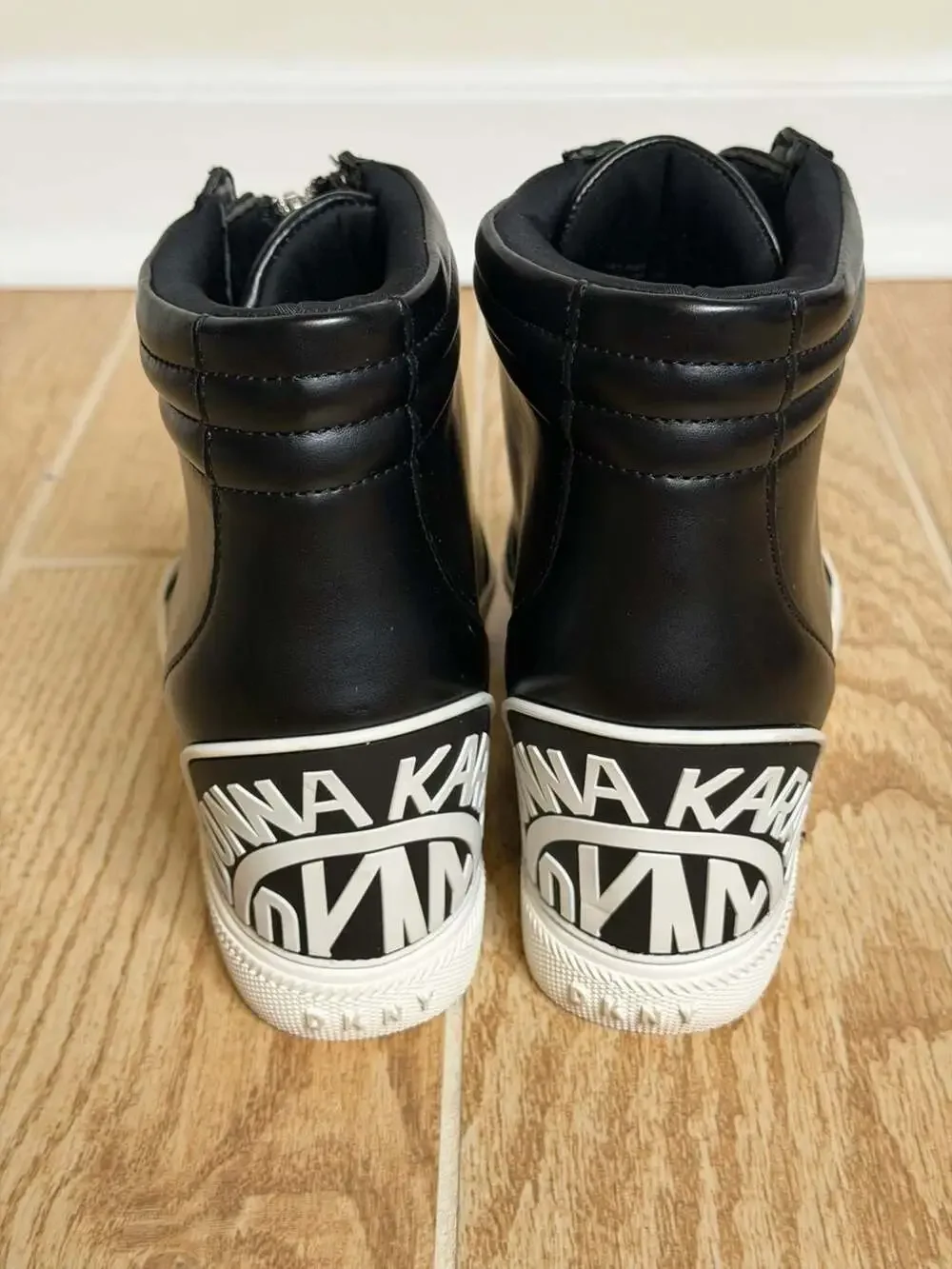 DKNY Connie High Top Front Zip Wedge Platform Sneaker Black Women's Size 9.5M